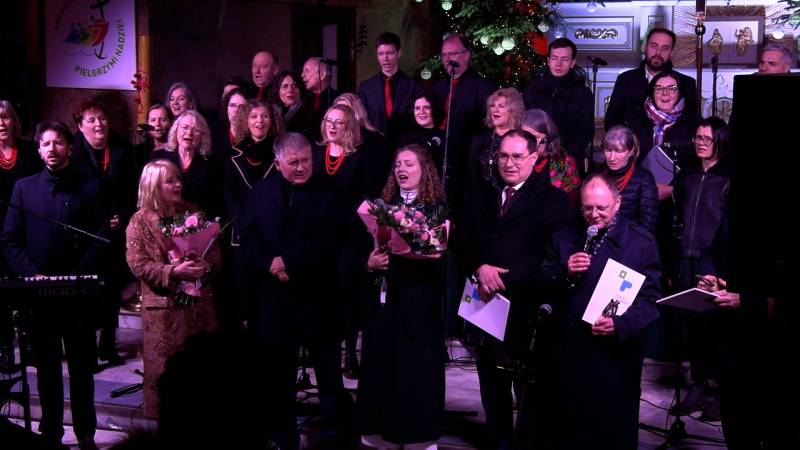 POWIATOWE KOLĘDOWANIE W BUKU