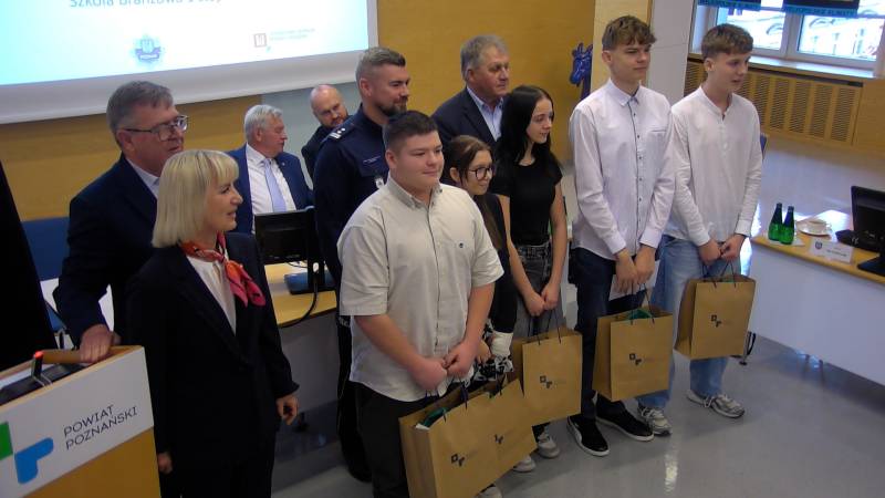 XIX SESJA RADY POWIATU W POZNANIU