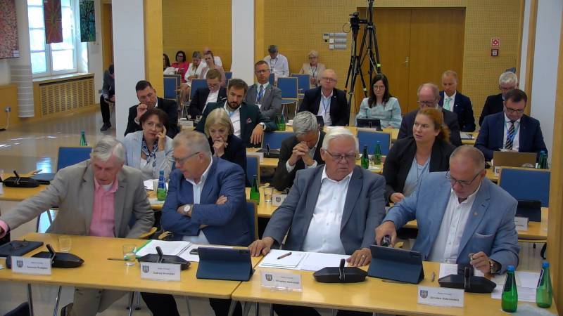 XVI SESJA RADY POWIATU W POZNANIU